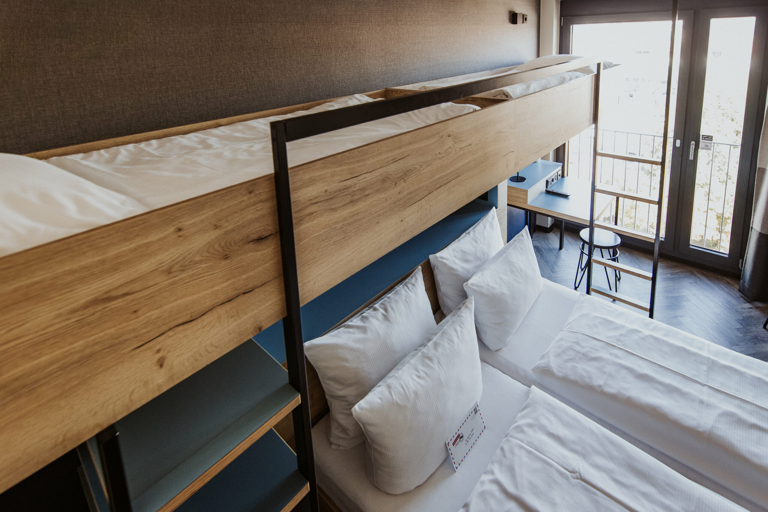 V2 Schulz+Emma 2023_Spiegelverdreht_Magdalena Luise Mielke _Fotografie Berlin (84 von 107)